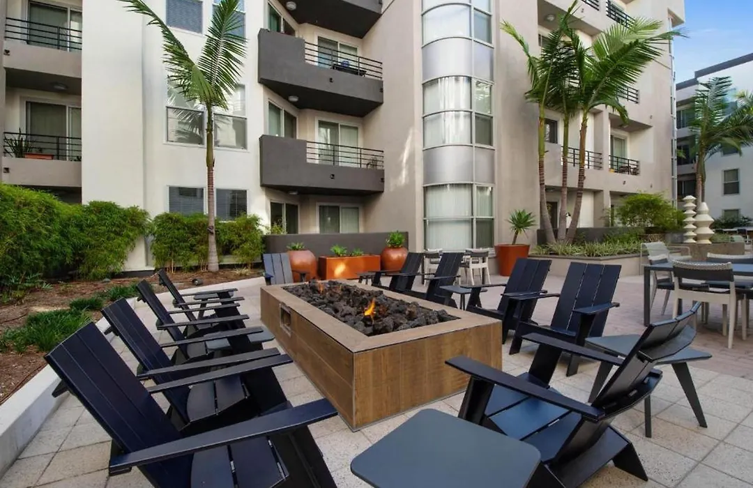 Exclusive Suites In Mdr-Venice With Pool, Gym & Hottub-1