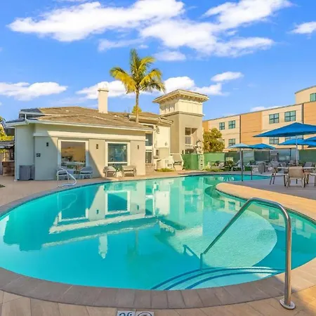 Exclusive Suites In Mdr-Venice With Pool, Gym & Hottub-2
